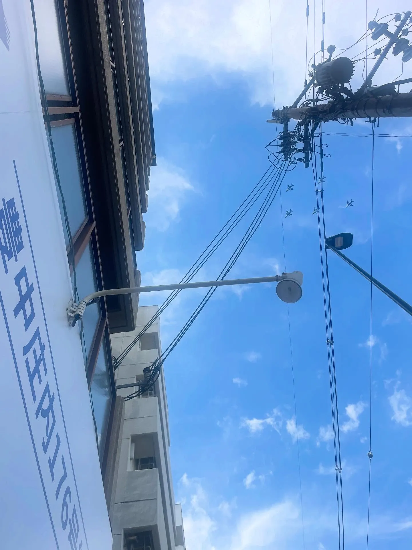 ブルーインパルス  豊中市からも見れましたね😀