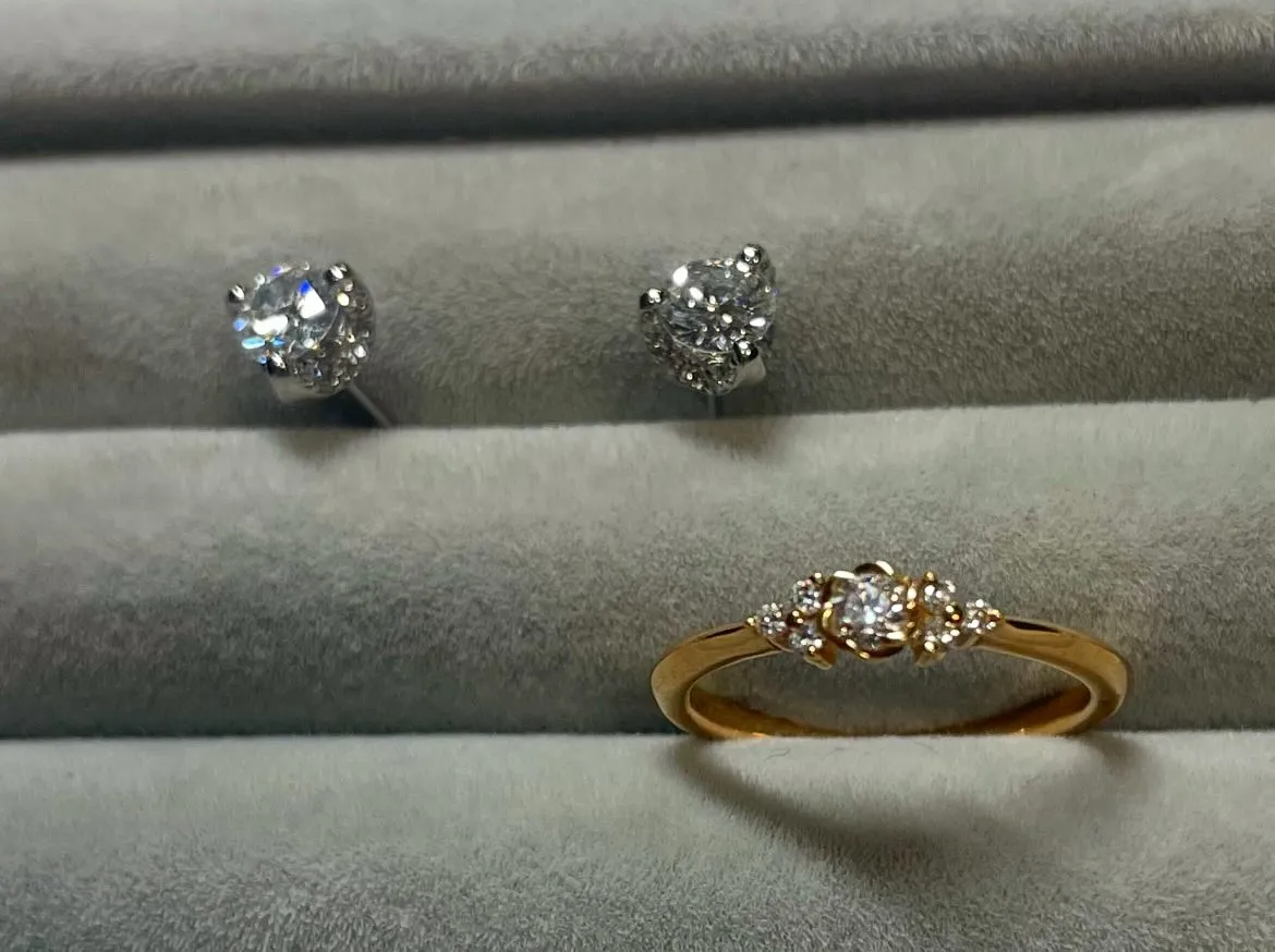 ダイヤモンドのピアスとピンキーリング💍をお買取しました😀