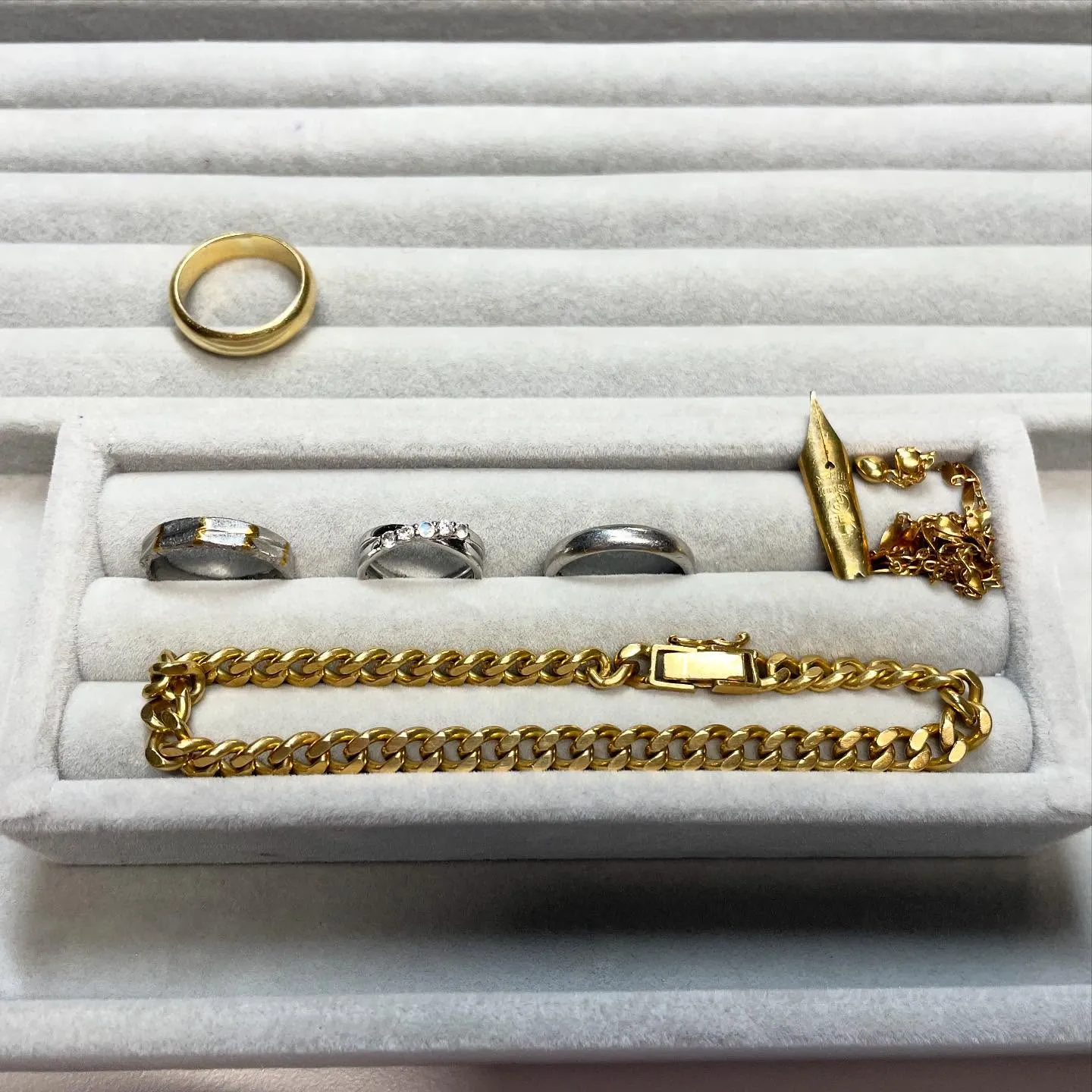 金製品、プラチナ製品、たくさんお任せいただき有難う御座います...